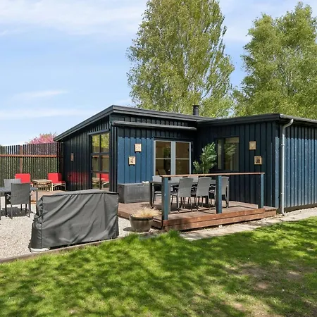 Alika - 700m From The Sea By Interhome *